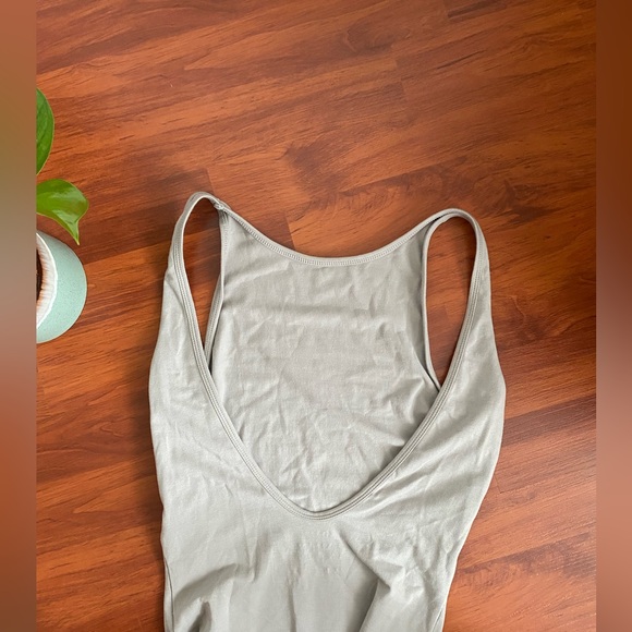 ARITZIA BODYSUIT (backless) - Picture 3 of 4